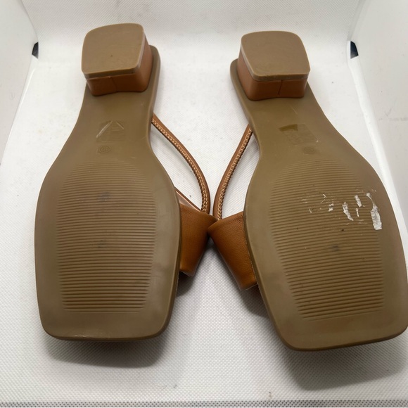 Journee Collection Mina Vegan Leather Block Heel Sandals - Picture 7 of 7